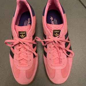 Adidas Gazelle Hot Pink Sneaker